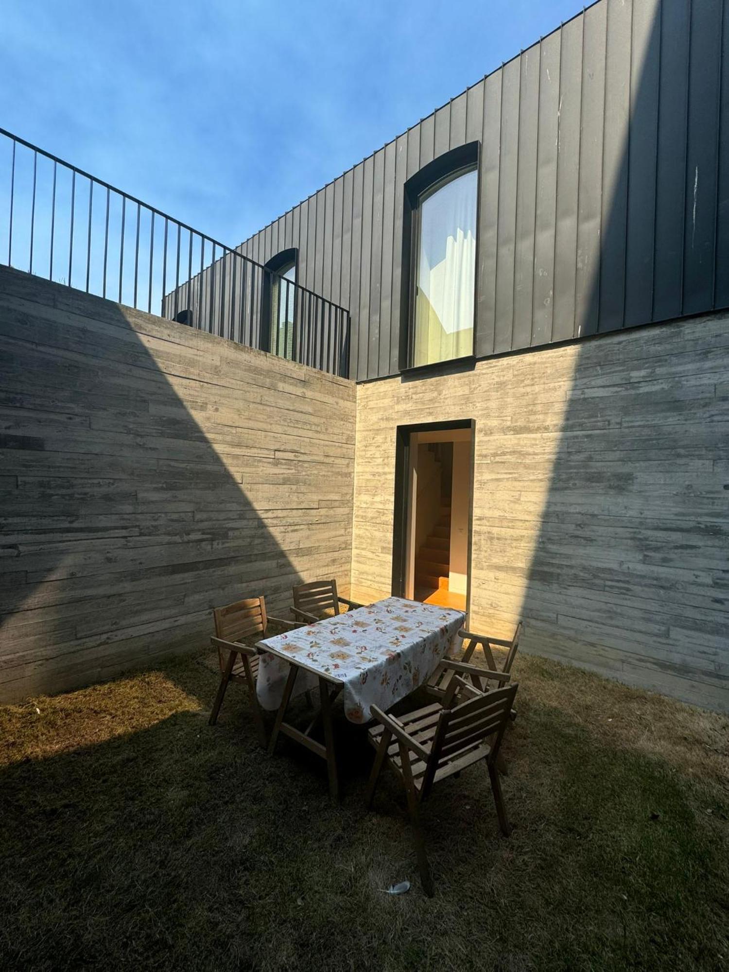 Nomads Lux - 2bdr Almada Private Hébergement de vacances